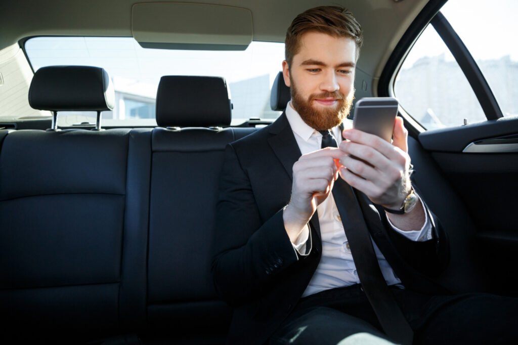 Luxury taxi service Paris – private taxi available for urgent transfer