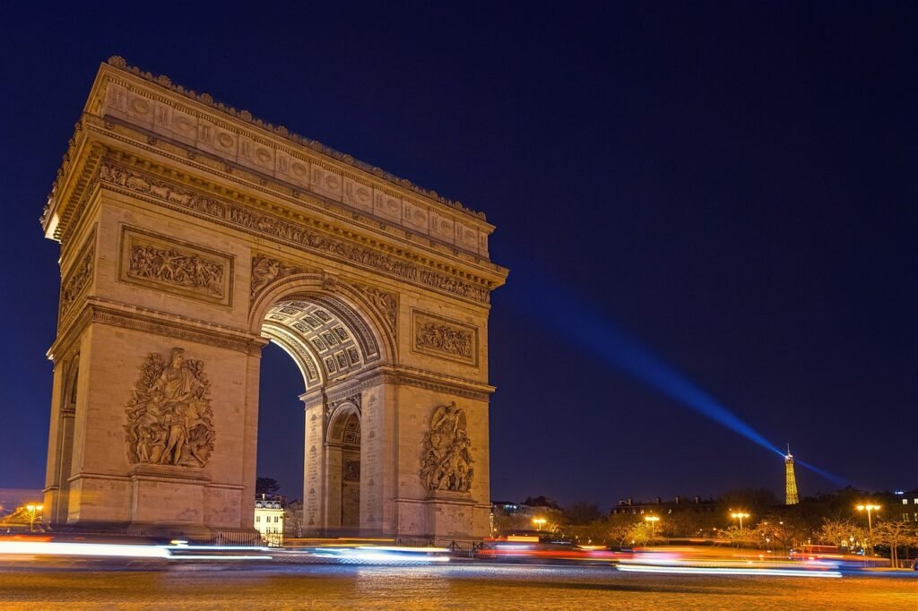 Luxury taxi service Paris – VIP Van at Arc de Triomphe