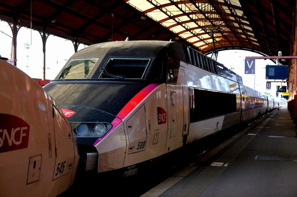 Luxury taxi service Paris – train station pickup in Paris